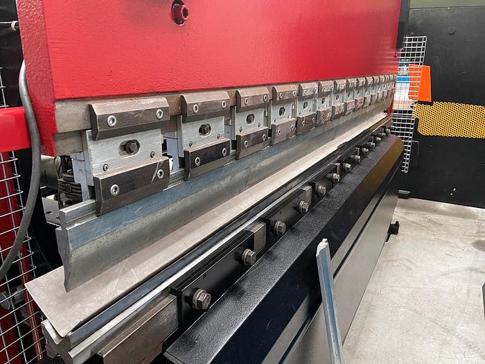 Usato PIEGATRICE SCHIAVI IDRAULICA 3000x100 TON