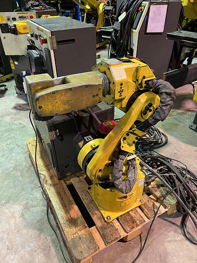 Used FANUC M-6iB/6S WITH RJ3iC CONTROLLER, CLEANED AND CYCLED