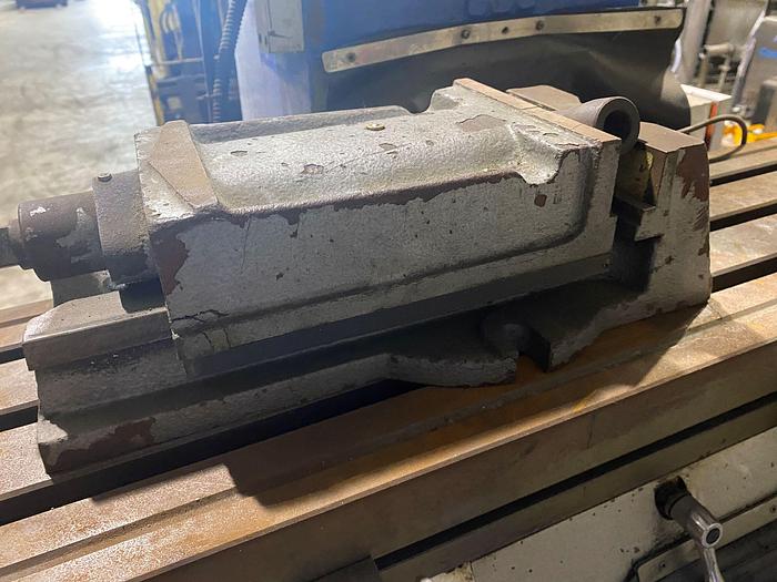Used 1998 Swiftcut UK EL 3VS Turret Milling Machine