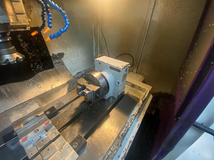 Used 2000 Bridgeport VMC 600/22 Digital Machining Center