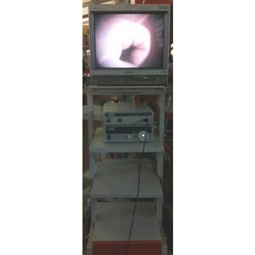 COLONNE STORZ COMPOSEE D'UNE CAMERA TELECAM STORZ ET D'UNE SOURCE DE LUMIERE XENON NOVA STORZ D'UN MONITEUR SONY 20"