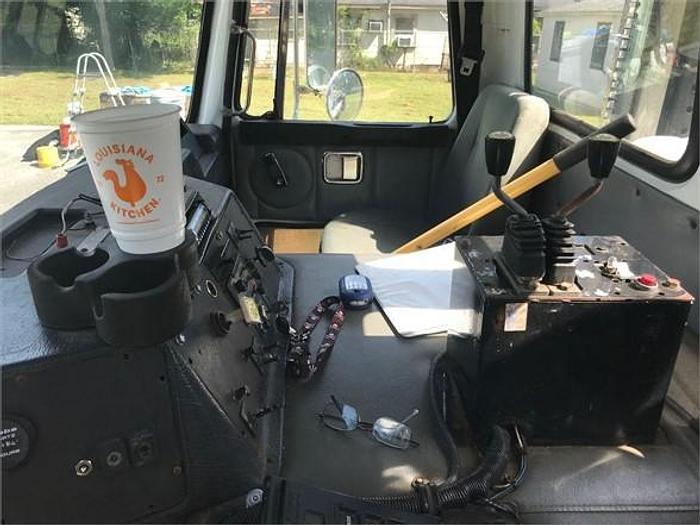Used 2005 AUTOCAR XPEDITOR WX