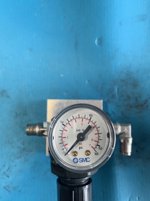 Used SMC Air Regulator AR2000-01