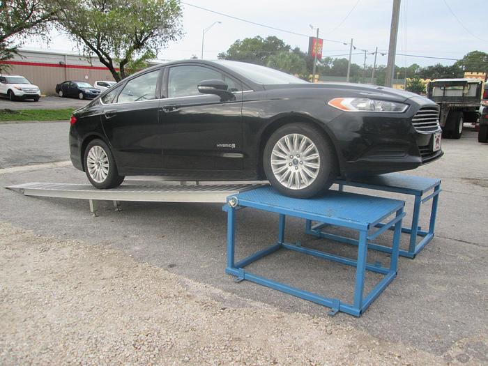 Used Vehicle Display Ramps and Platform