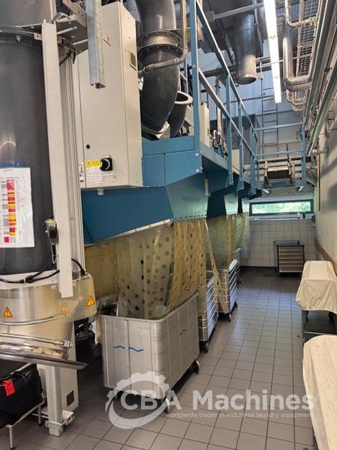 Used 2008 Kannegiesser CBW System 8x36kg PowerTrans BT + centrifuge + 3x DT40 GAS + Shuttle