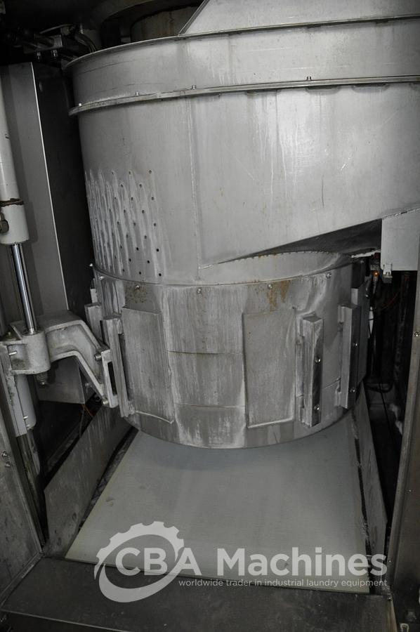 Used 2004 Press Lavatec LP571  27bar ( 456 )