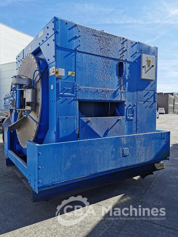 Used 1992 Washer Extractor Milnor O.P. 205kg ( 526 )