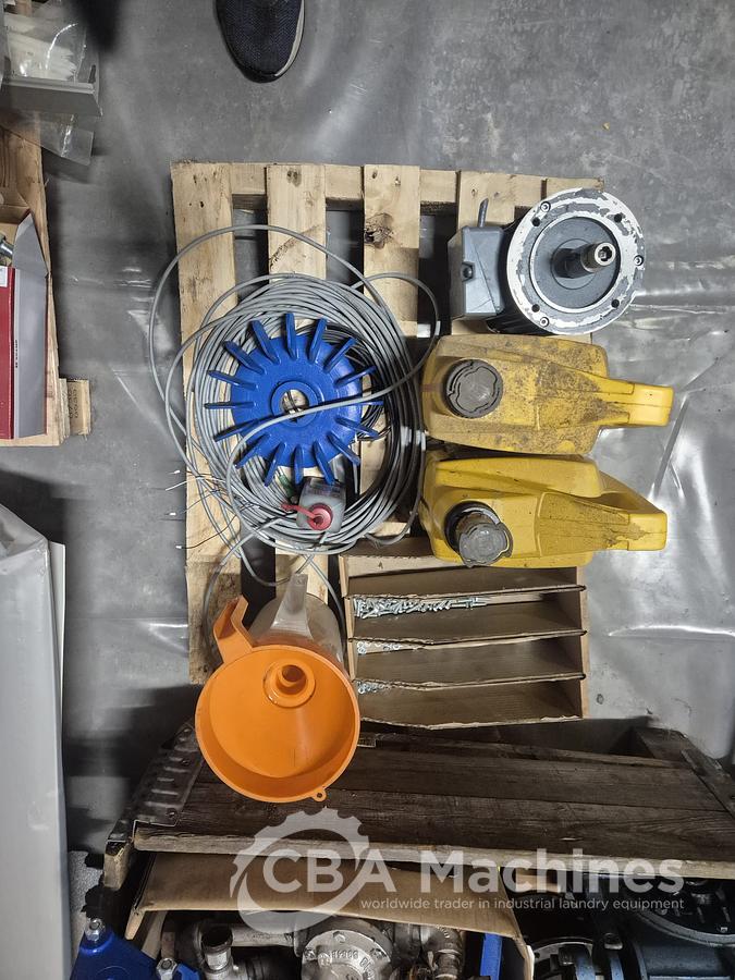 Used 1989 Rebuilt Ironer Lapauw 2 roll 1200 x 3300mm (429)