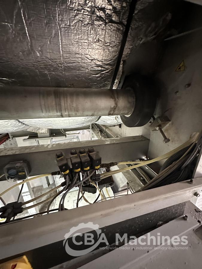 Used 2009 Girbau CBW System 12x50 with press + 100kg dryer