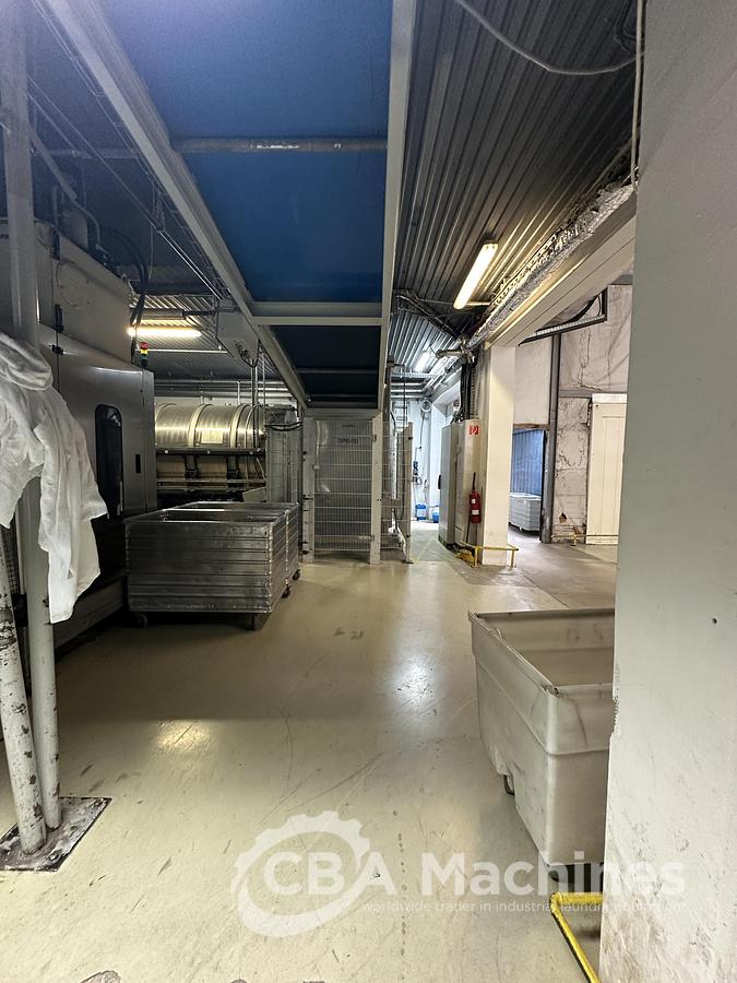 Used 2009 Girbau Stationary Elevator + Conveyor