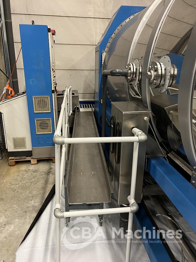 Usato TRANSFERON 13x50kg SISTEMA COMPLETO TUNNEL ANNO 2010 con Pressa + Navetta + 2 Essiccatoi a gas + 1 Essiccatore per pezzi+ Nastro di carico