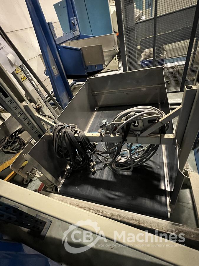 Used 1997 Shuttle Passat with side walls (332)