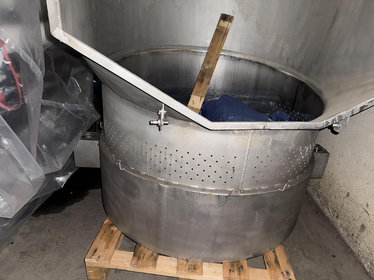 Used 2008 Extraction Press Kannegiesser 10-50-40