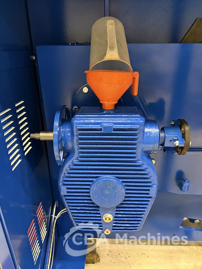 Used 1989 Ironer Lapauw 2 roll 1200 x 3300mm (429)