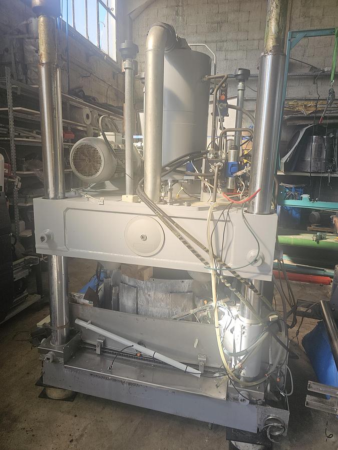 Used 2016 Lavatec LP572 Press 50kg