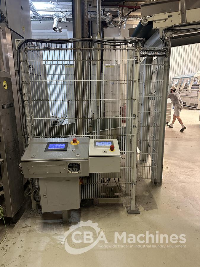 Used 2009 Girbau Stationary Elevator + Conveyor