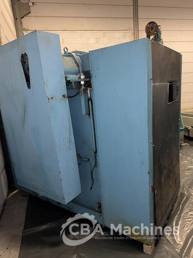 Used 2009 Washer Extractor Unica 200kg - 3 chambers