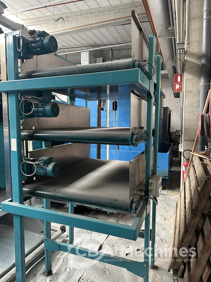 Used 1997 Shuttle Lavatec buffer conveyor( 387 )