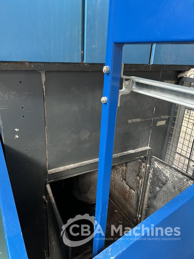 Used 2002 Dryer Lavatec TT745D - 100kg ( 704 )