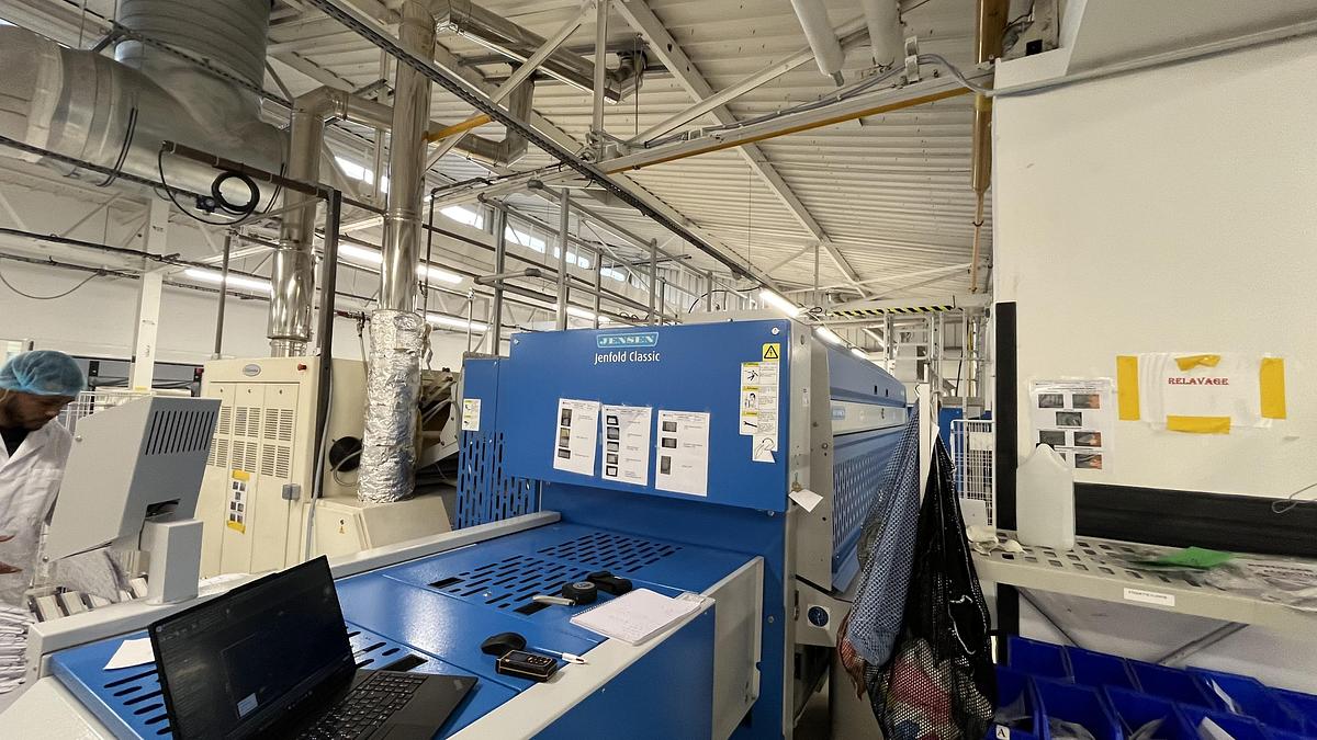 Used 2011 Electrolux Ironing Line C-Flex GAS 1x1200x3300 with Jensen Classic 3300mm 1-2 lanes