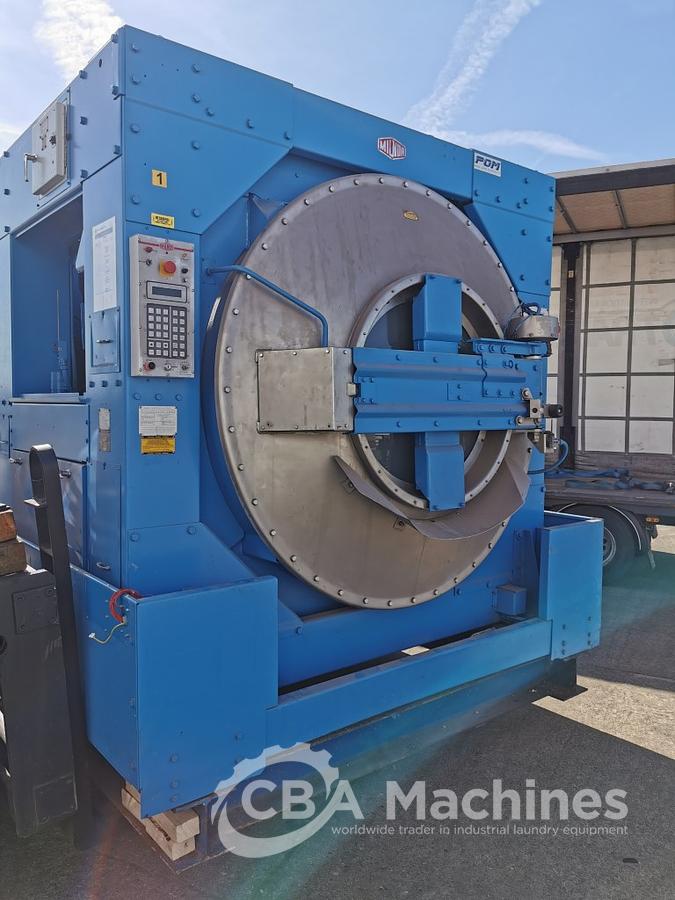 Used 1992 Washer Extractor Milnor O.P. 205kg ( 526 )