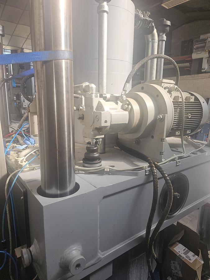 Used 2016 Lavatec LP572 Press 50kg