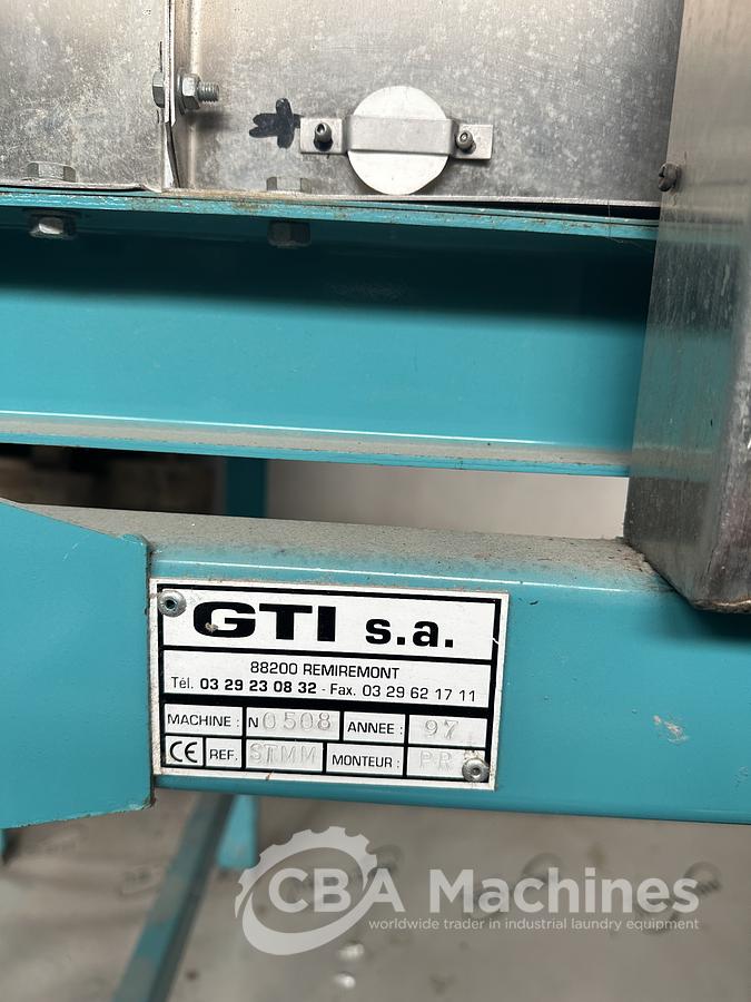 Used 1997 Shuttle Lavatec buffer conveyor( 387 )