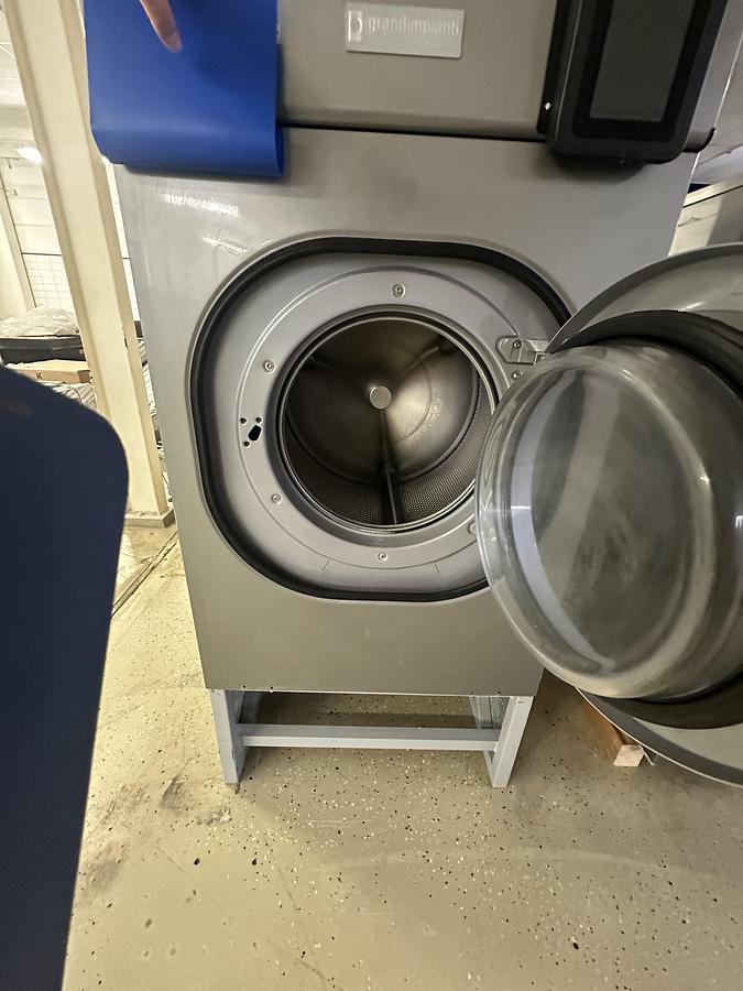 Used 2018 Washer Extractor Grandimpianti 13,5kg GWH135E