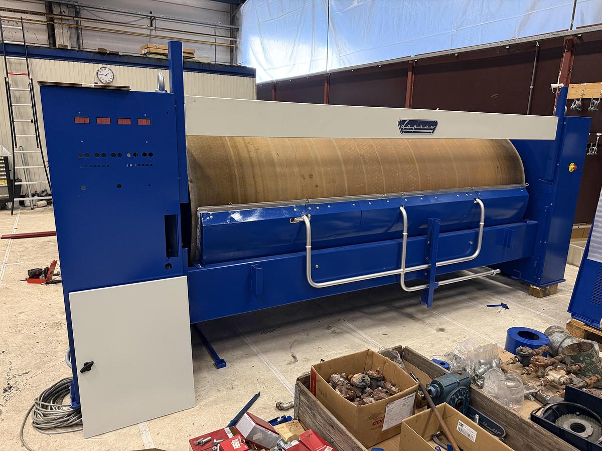 Used 1989 Ironer Lapauw 2 roll 1200 x 3300mm (429)