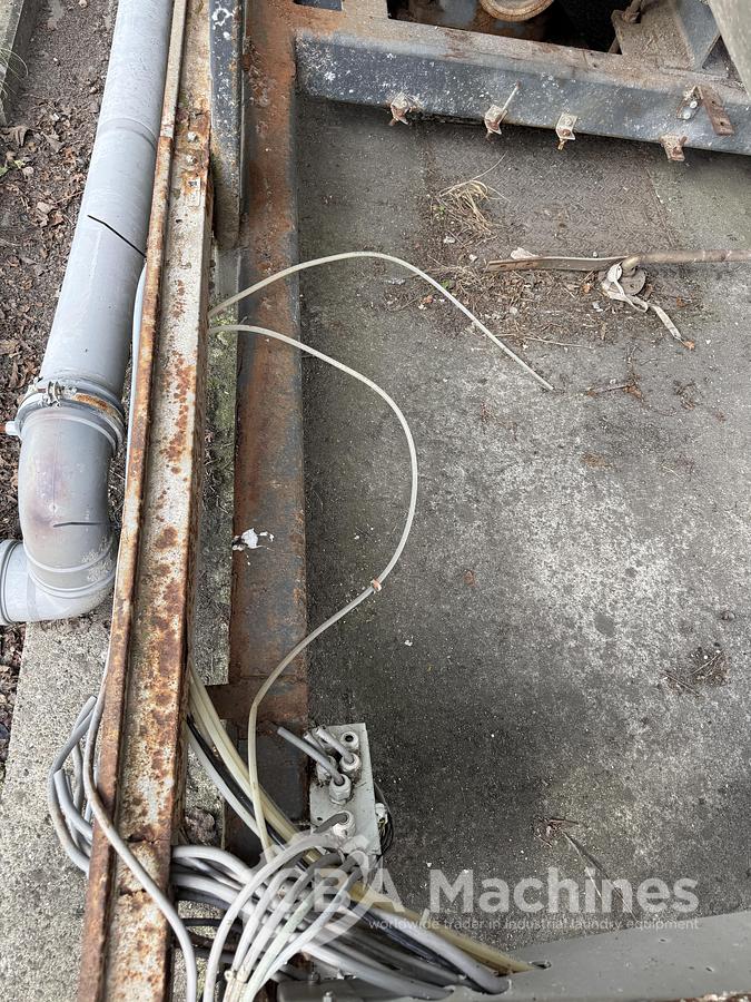 Used 1999 CBW Tunnel Lavatec 16x50kg (897)