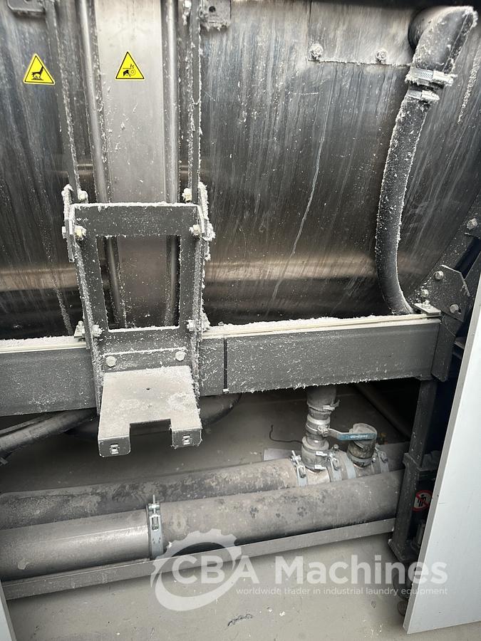 Used 2009 Girbau CBW System 12x50 with press + 100kg dryer