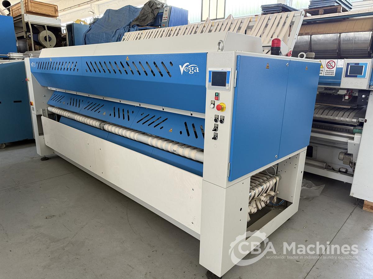 Used 2018 Vega Vegafold 3300mm 3/3-1 (3/2-2) (3-0-3)