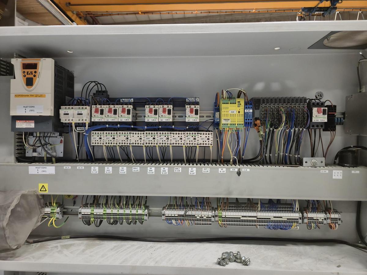 Used 2011 Electrolux Ironing Line C-Flex GAS 1x1200x3300 with Jensen Classic 3300mm 1-2 lanes