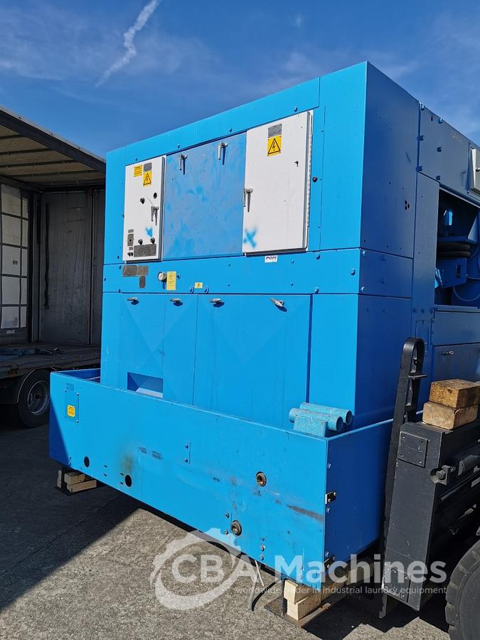 Used 1992 Washer Extractor Milnor O.P. 205kg ( 526 )