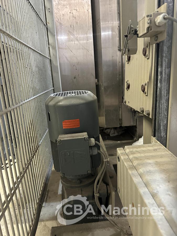 Used 2009 Girbau CBW System 12x50 with press + 100kg dryer