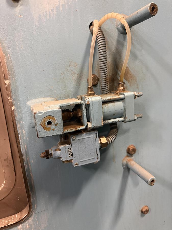 Used 2009 Washer Extractor Unica 200kg - 3 chambers