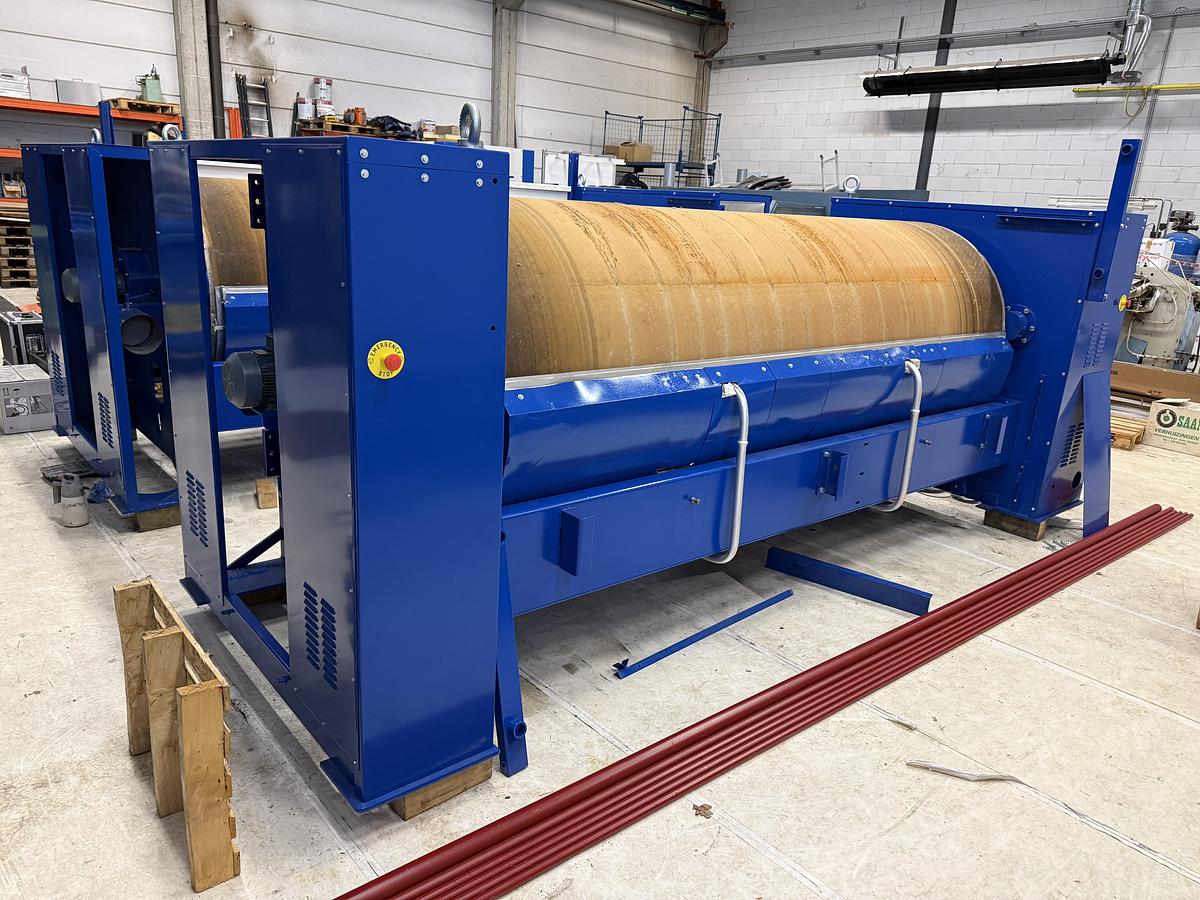 Used 1989 Ironer Lapauw 2 roll 1200 x 3300mm (429)