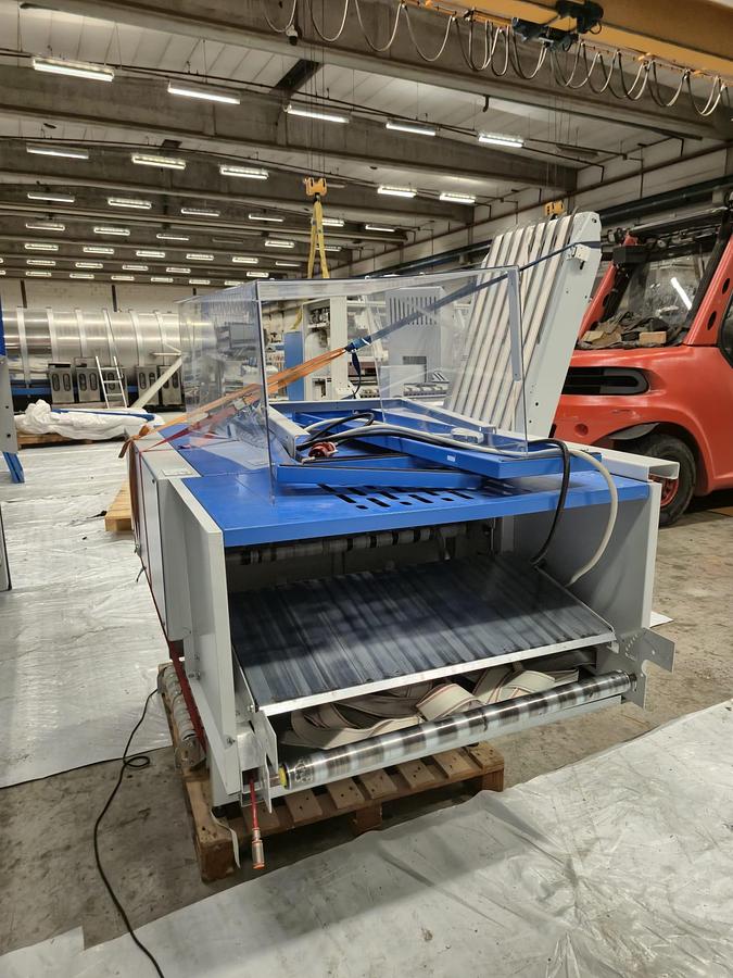 Used 2011 Electrolux Ironing Line C-Flex GAS 1x1200x3300 with Jensen Classic 3300mm 1-2 lanes