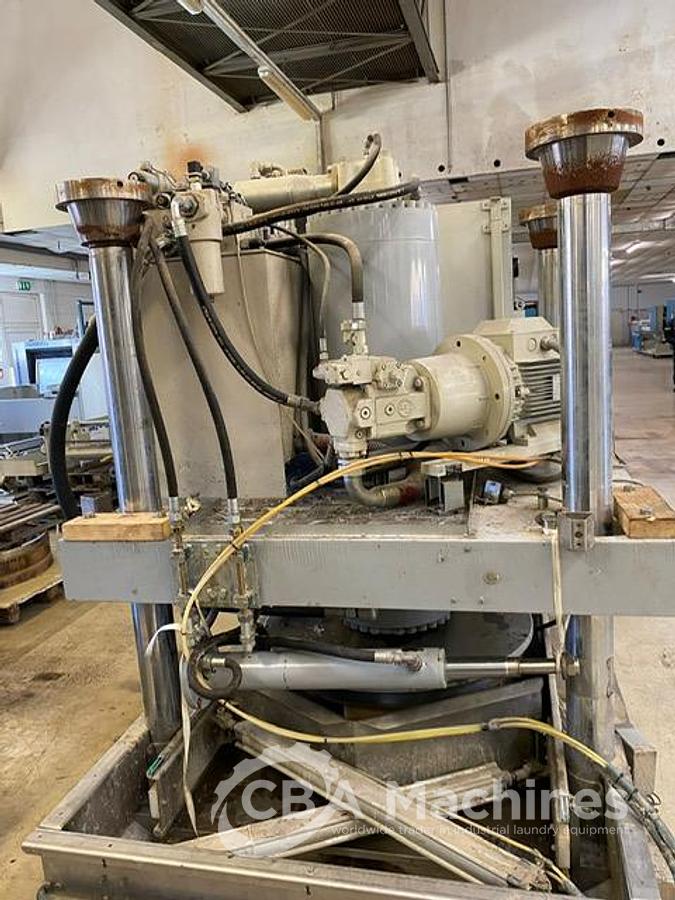 Used 2009 Girbau CBW System 12x50 with press + 100kg dryer