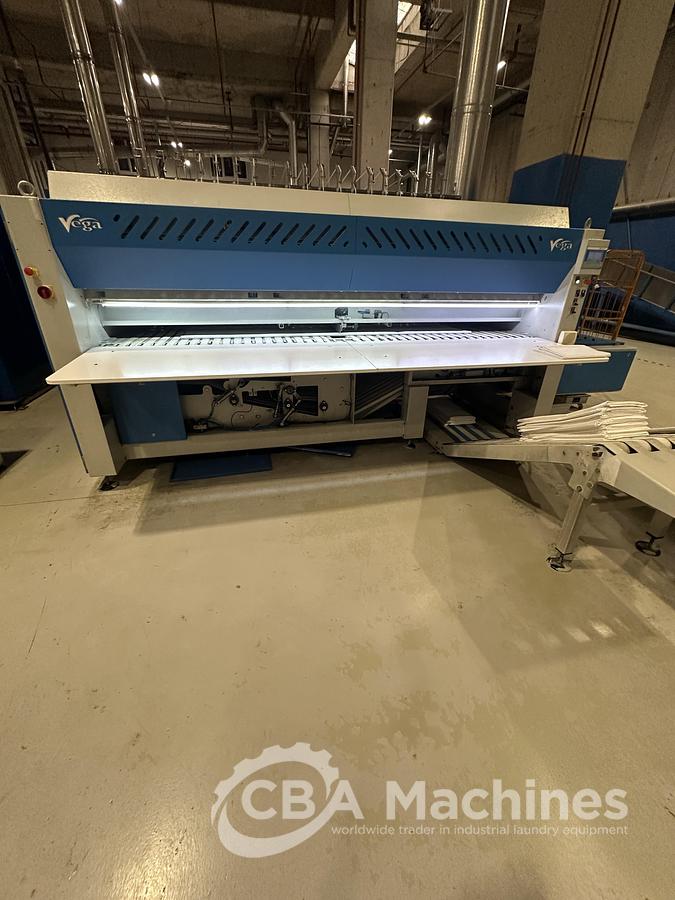 Used 2014 Ironing Line Gas Toto SONIC-ED4-35 + Lapauw 1 roll x 1600mm x 3300mm + Vega fold (1079-1080-1081)