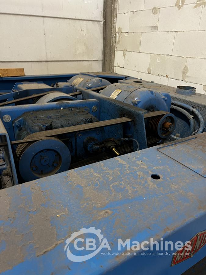 Used 1992 Washer Extractor Milnor O.P. 205kg