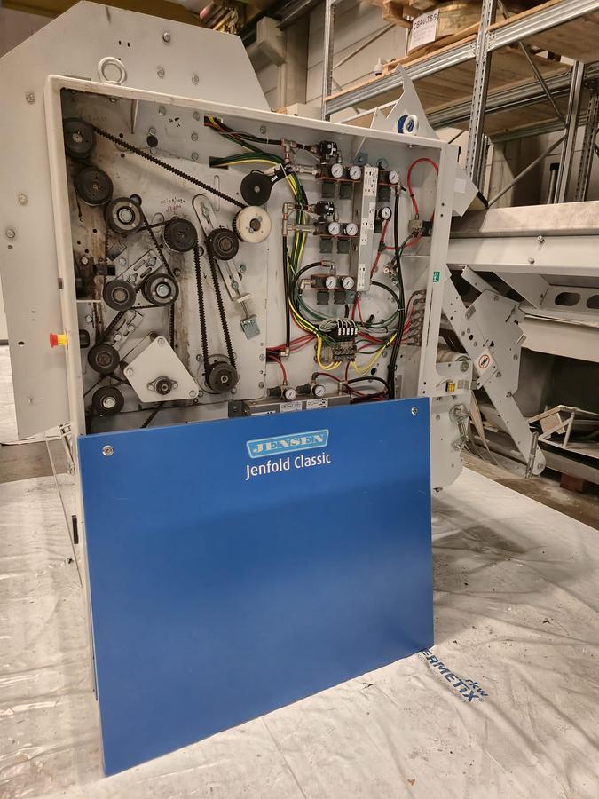 Used 2011 Electrolux Ironing Line C-Flex GAS 1x1200x3300 with Jensen Classic 3300mm 1-2 lanes