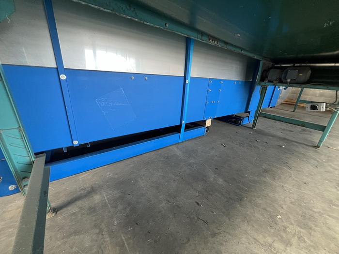 Used 2010 Miscellaneous Black & White step conveyor (765)