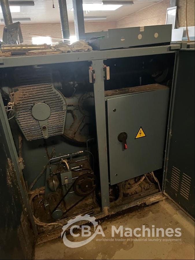 Used 1985 Lapauw 2 roll 900 x 3300mm steam