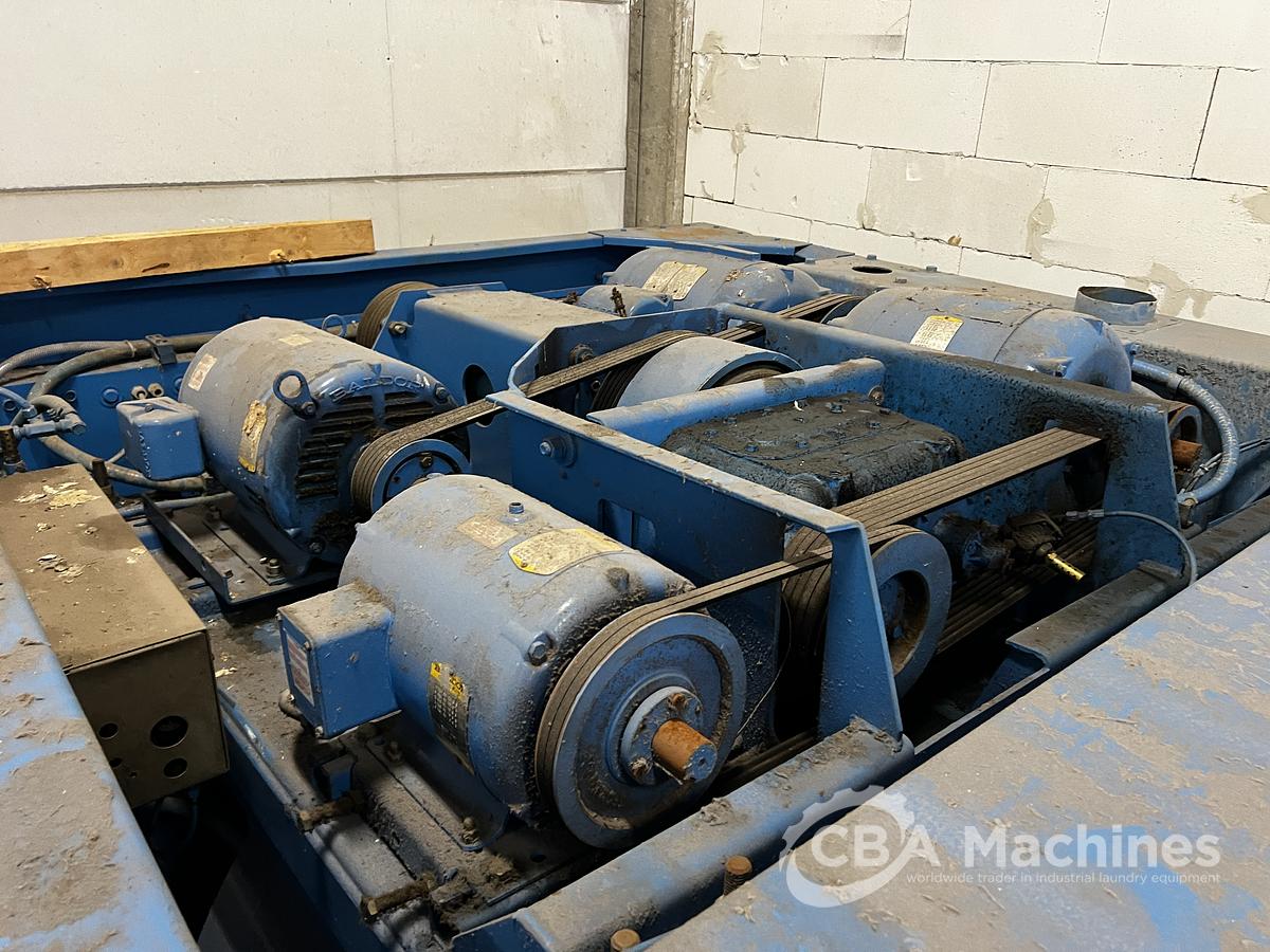 Used 1992 Washer Extractor Milnor O.P. 205kg
