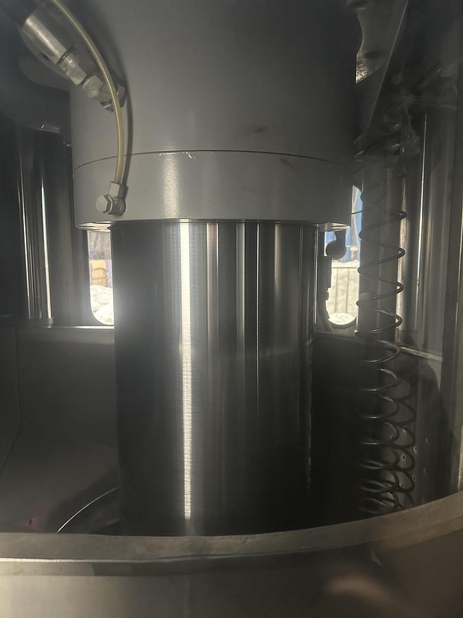 Used 2017 Lavatec LP572 Press 50kg