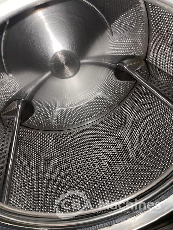 Used 2018 Washer Extractor Fagor LA-18 TPE 18kg