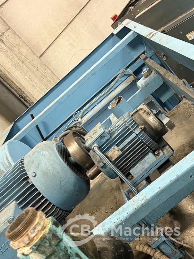 Used 2009 Washer Extractor Unica 200kg - 3 chambers