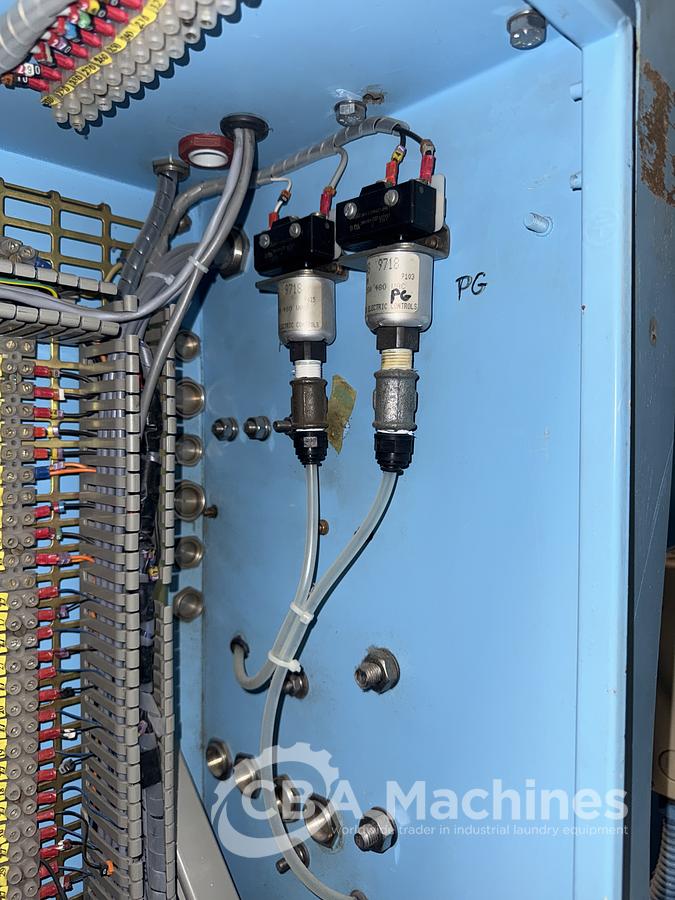 Used 2009 Washer Extractor Unica 200kg - 3 chambers