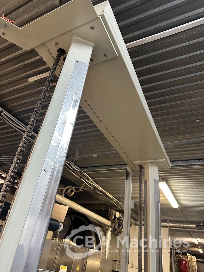 Used 2009 Girbau Stationary Elevator + Conveyor